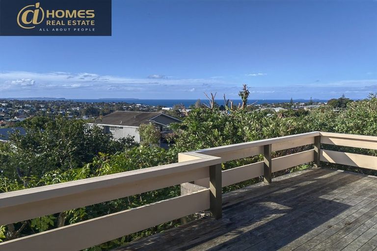 Photo of property in 7 Galaxy Drive, Mairangi Bay, Auckland, 0630