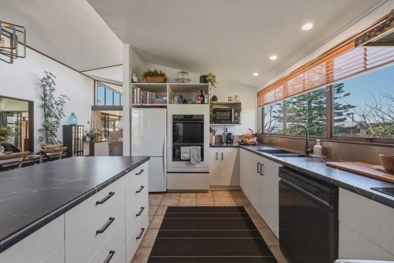 Photo of property in 2 Exeter Place, Tihiotonga, Rotorua, 3015