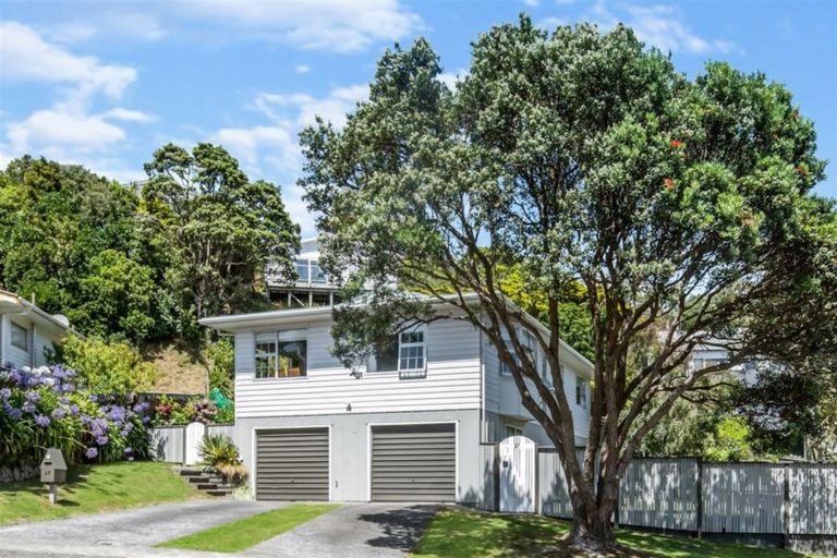 Photo of property in 97 Stewart Drive, Newlands, Wellington, 6037