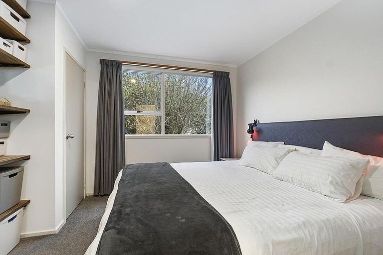 Photo of property in 3 Shale Avenue, Massey, Auckland, 0614