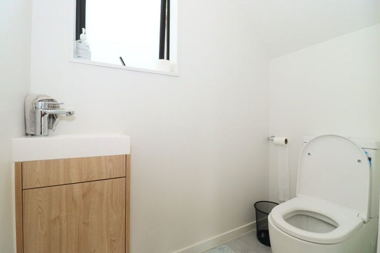 Photo of property in 3 Korokio Lane, Henderson, Auckland, 0612