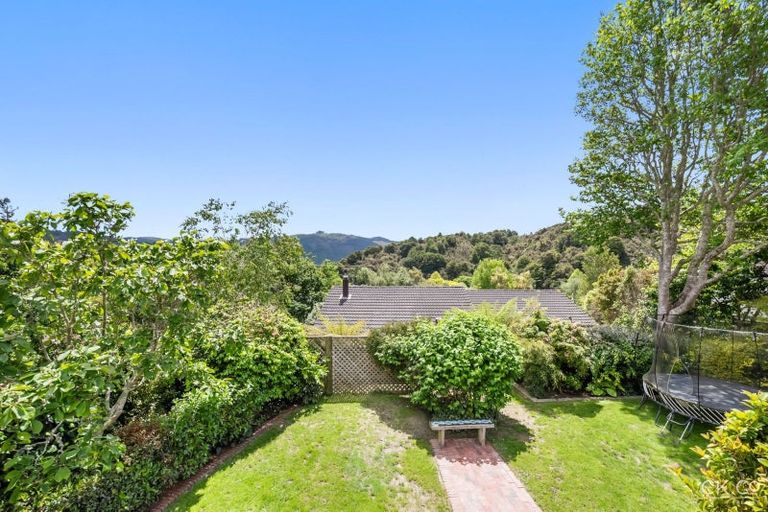 Photo of property in 11 Chichester Drive, Pinehaven, Upper Hutt, 5019