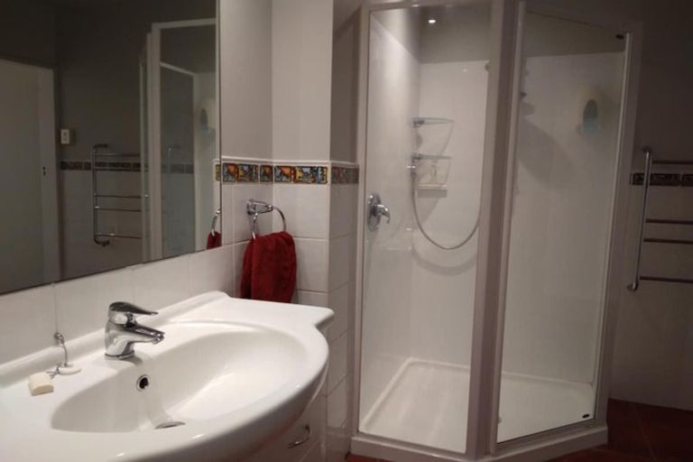 Photo of property in Jerningham Apartments, 20 Oriental Terrace, Oriental Bay, Wellington, 6011