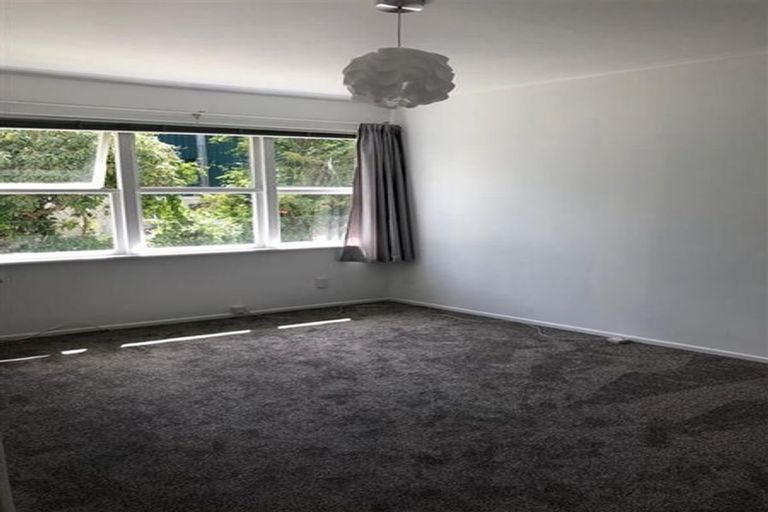 Photo of property in 44 Seymour Road, Sunnyvale, Auckland, 0612
