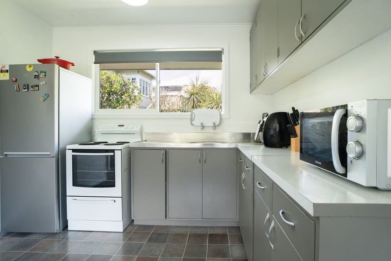 Photo of property in 1/16 John Street, Titahi Bay, Porirua, 5022