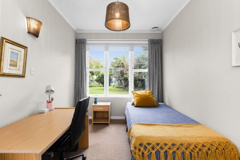 Photo of property in 9 Neeve Place, Taradale, Napier, 4112