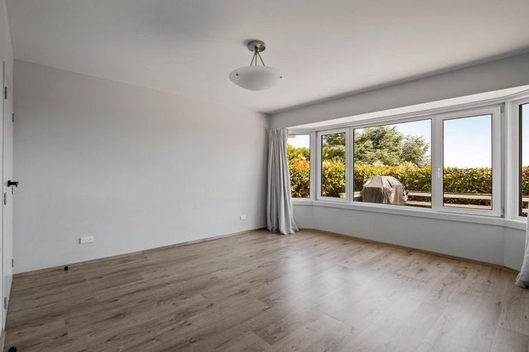 Photo of property in 160 Dyers Pass Road, Cashmere, Christchurch, 8022