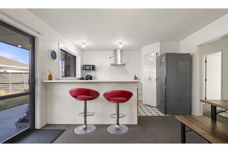 Photo of property in 2/69 Tyrone Street, Belfast, Christchurch, 8051