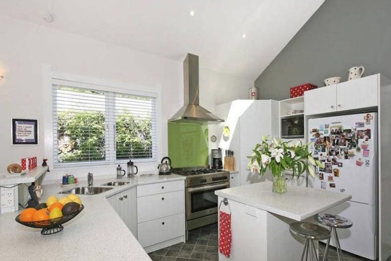 Photo of property in 8 Miro Street, Eastbourne, Lower Hutt, 5013