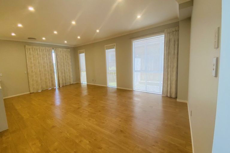 Photo of property in 30 Madison Terrace, Silverdale, 0932