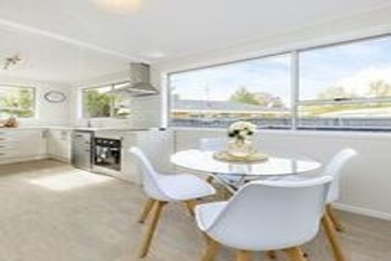 Photo of property in 14 Chantal Place, Red Hill, Papakura, 2110