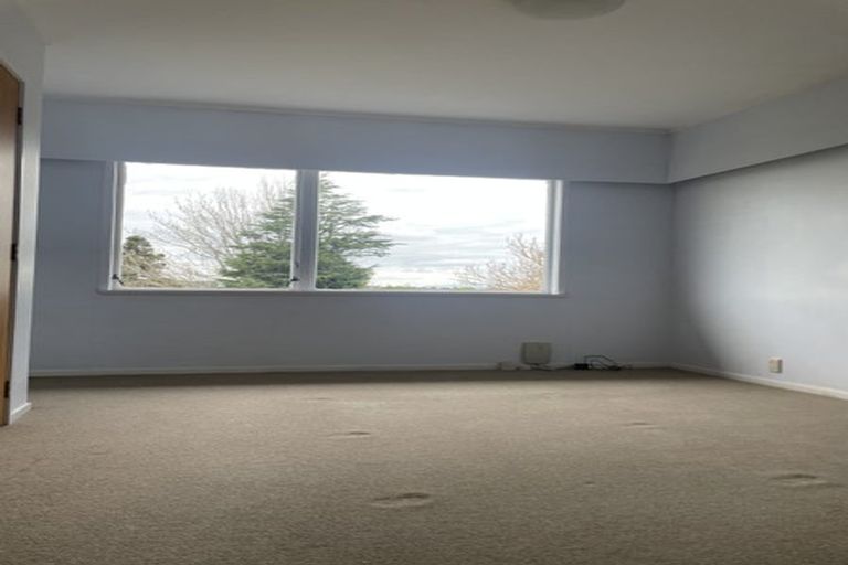 Photo of property in 70 Mountbatten Avenue, Hillcrest, Auckland, 0627