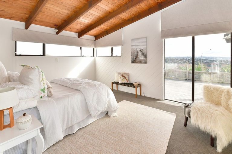 Photo of property in 159 Whangaparaoa Road, Red Beach, 0932