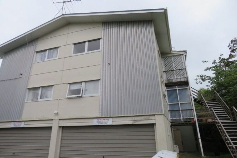 Photo of property in 2/7 Bridge Street, Melling, Lower Hutt, 5010