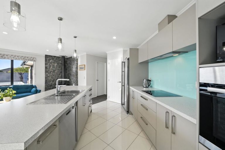 Photo of property in 6 Seaward Street, Pegasus, 7612