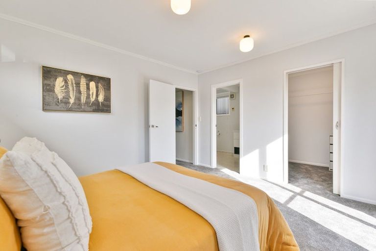 Photo of property in 37 Woodman Drive, Tawa, Wellington, 5028