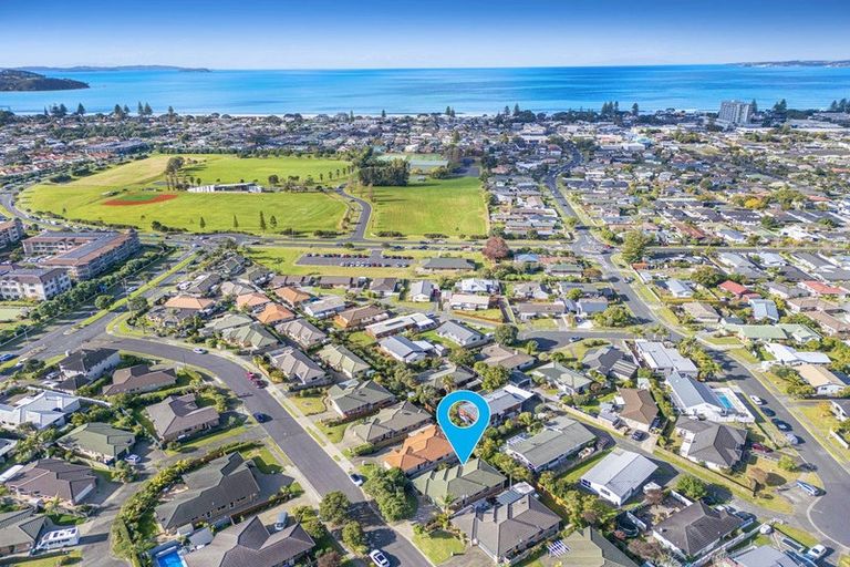 Photo of property in 25 Chesterfield Way, Orewa, 0931