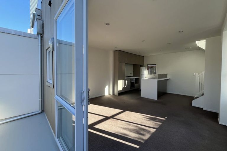 Photo of property in 5/12 Agra Crescent, Khandallah, Wellington, 6035