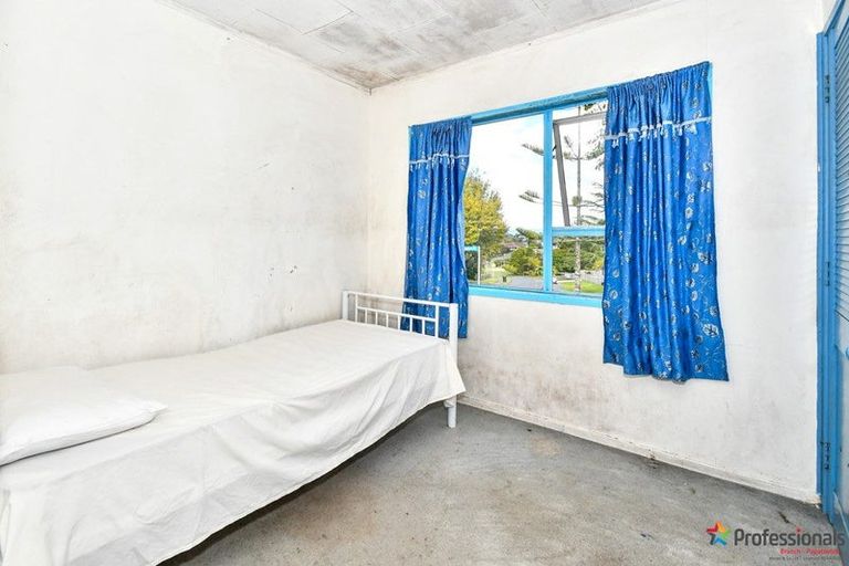 Photo of property in 1 Trengove Place, West Harbour, Auckland, 0618