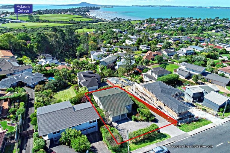 Photo of property in 112 Bleakhouse Road, Mellons Bay, Auckland, 2014
