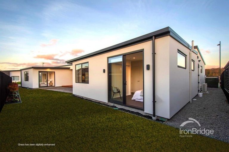 Photo of property in 8 Glendore Drive, Halswell, Christchurch, 8025