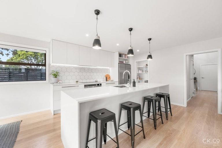 Photo of property in 15 Adelaide Street, Petone, Lower Hutt, 5012