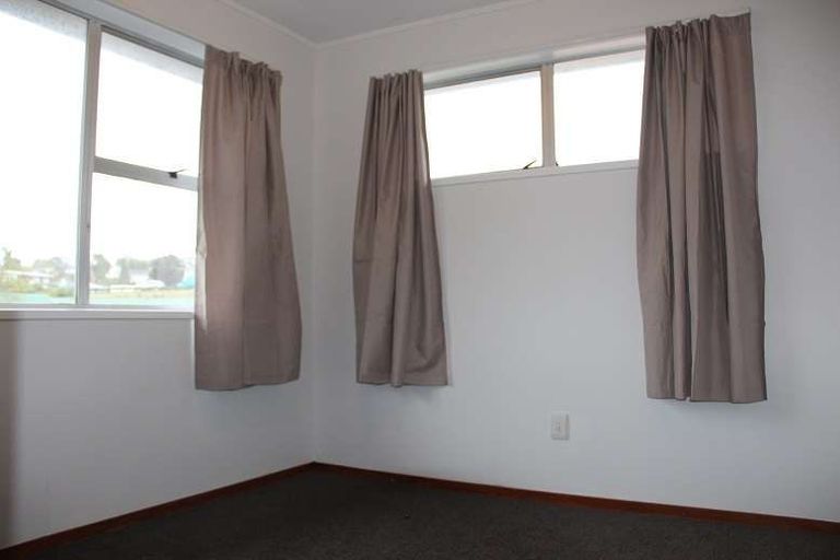 Photo of property in 7 Kapiti Place, Sunnynook, Auckland, 0620