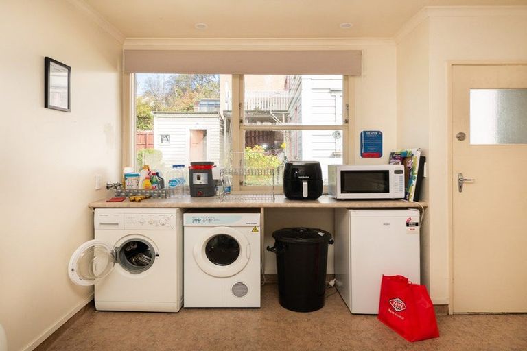 Photo of property in 77 Manor Place, Dunedin Central, Dunedin, 9016