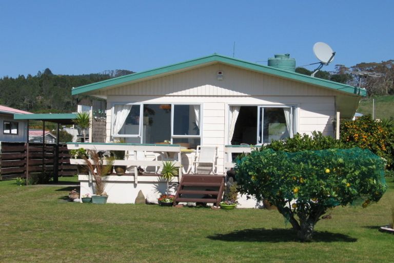Photo of property in 18 Banks Street, Cooks Beach, Whitianga, 3591