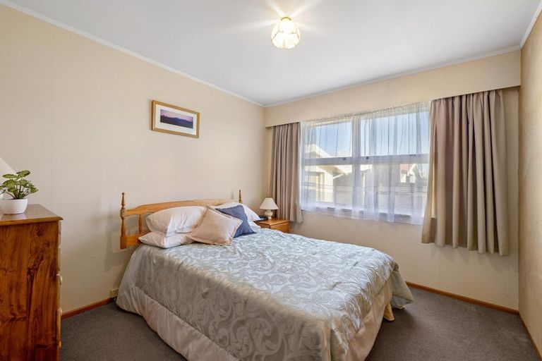 Photo of property in 5 Smith Road, Merrilands, New Plymouth, 4312