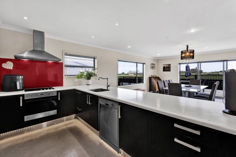 Photo of property in 17 Ponderosa Place, Opunake, 4616