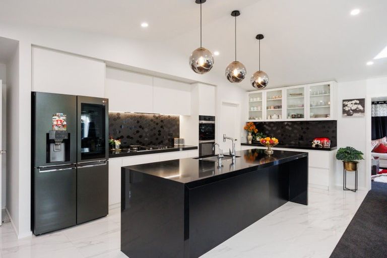 Photo of property in 9 Ivy Lane, Kelvin Grove, Palmerston North, 4414