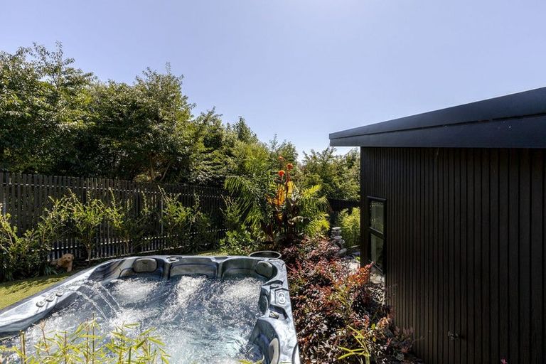 Photo of property in 7 Pike Place, Ferndale, New Plymouth, 4310