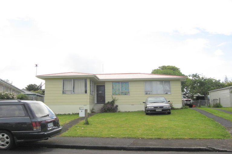 Photo of property in 8 Joanne Place, Rosehill, Papakura, 2113