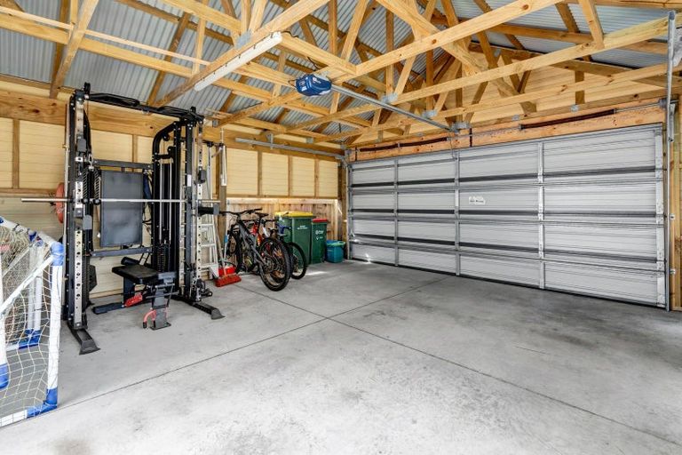 Photo of property in 7 Lemont Place, Westown, New Plymouth, 4310