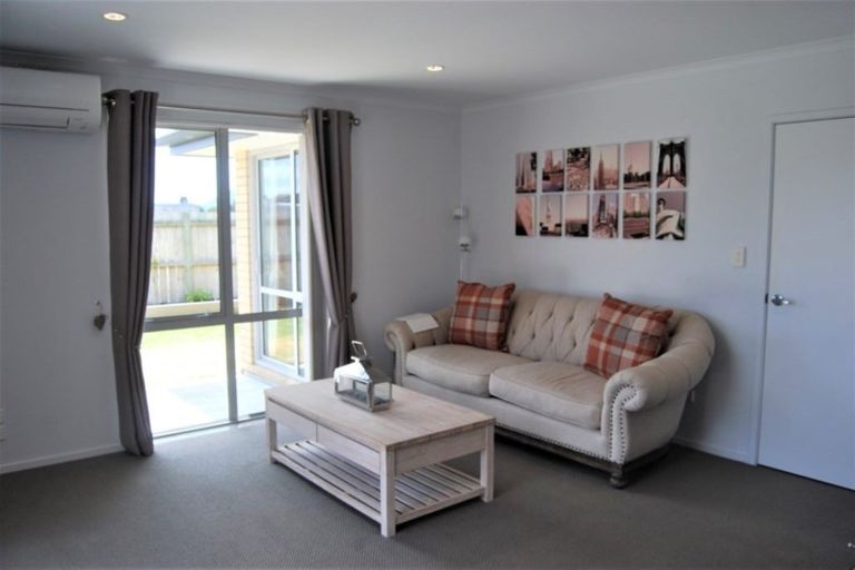 Photo of property in 45 Kowi Lakes Drive, One Tree Point, 0118