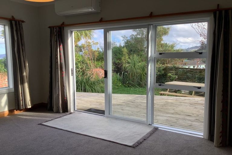 Photo of property in 3 Singers Road, Korokoro, Lower Hutt, 5012