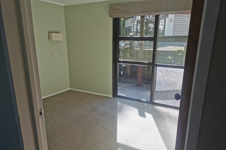 Photo of property in 3/6 Baring Terrace, Strandon, New Plymouth, 4312