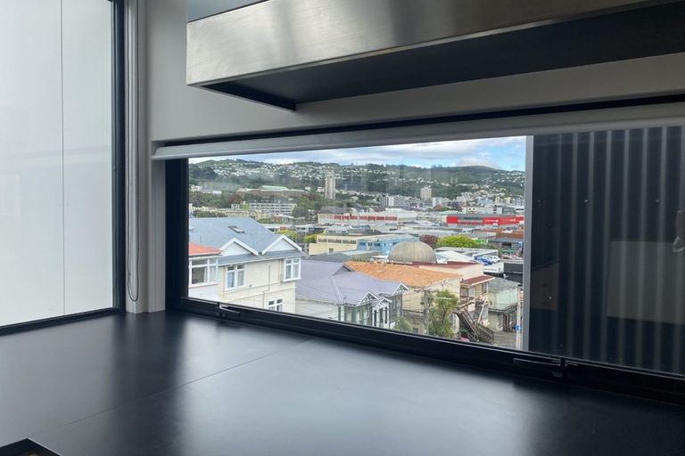 Photo of property in 76 Brougham Street, Mount Victoria, Wellington, 6011
