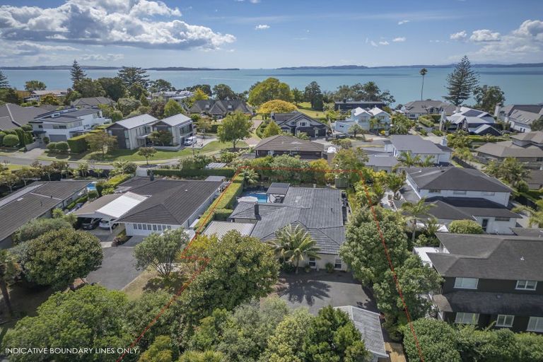 Photo of property in 9 Seymour Road, Mellons Bay, Auckland, 2014