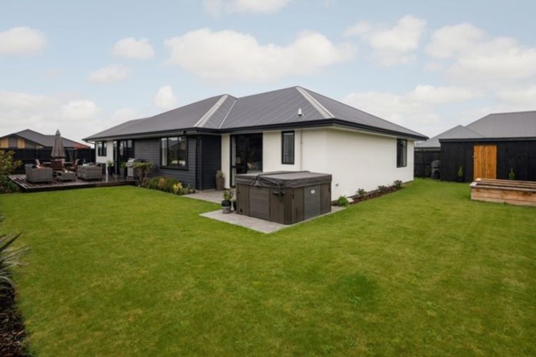 Photo of property in 38 Bradbury Avenue, Rolleston, 7614