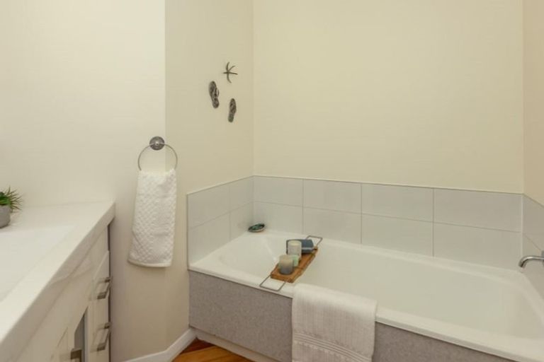 Photo of property in 9b The Esplanade, Raumati South, Paraparaumu, 5032