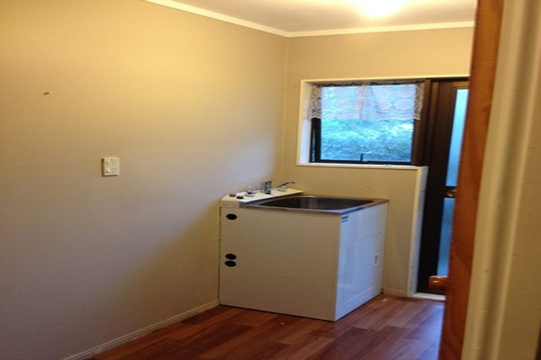 Photo of property in 2/34 Topliss Drive, Northcross, Auckland, 0632