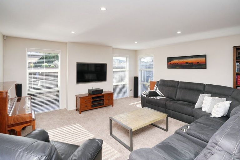 Photo of property in 2/4 Wineberry Avenue, Amberley, 7410