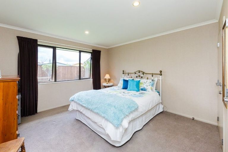 Photo of property in 12 Rodeo Drive, Kelvin Grove, Palmerston North, 4414