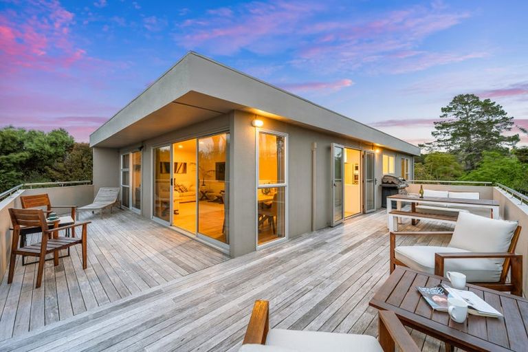 Photo of property in 107 Braemar Road, Castor Bay, Auckland, 0620