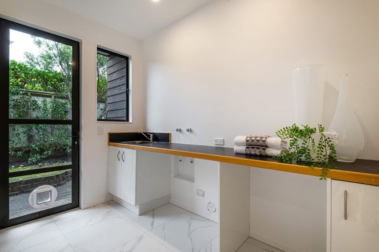 Photo of property in 1/95 Braemar Road, Castor Bay, Auckland, 0620