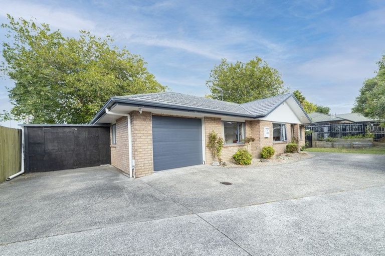 Photo of property in 52d Arimu Road, Papakura, 2110