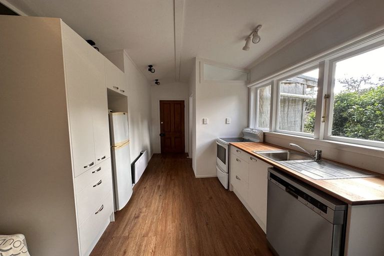 Photo of property in 62 Chatham Avenue, Paremoremo, Auckland, 0632