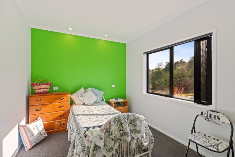 Photo of property in 23d Heta Road, Highlands Park, New Plymouth, 4312